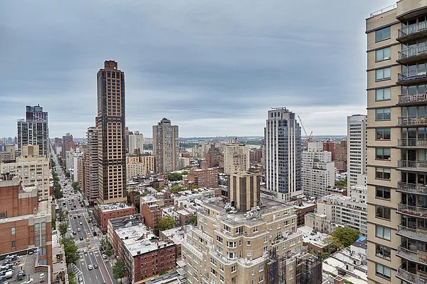345 E 80th Street - Photo 18