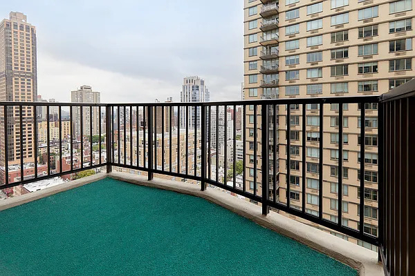 345 E 80th Street - Photo 3