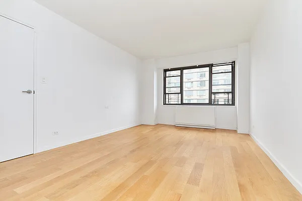 345 E 80th Street - Photo 7