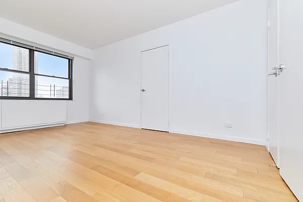 345 E 80th Street - Photo 12