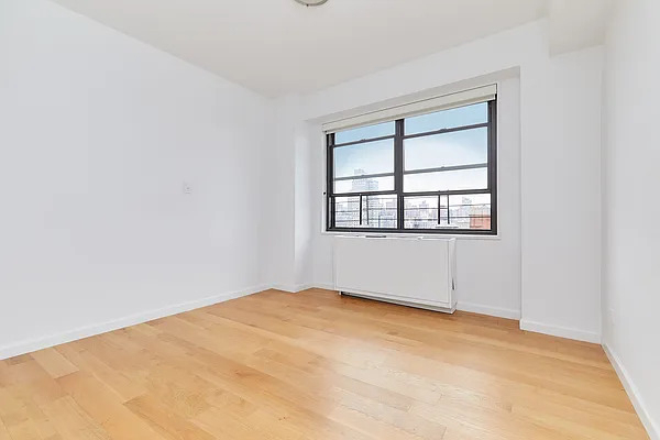 345 E 80th Street - Photo 15