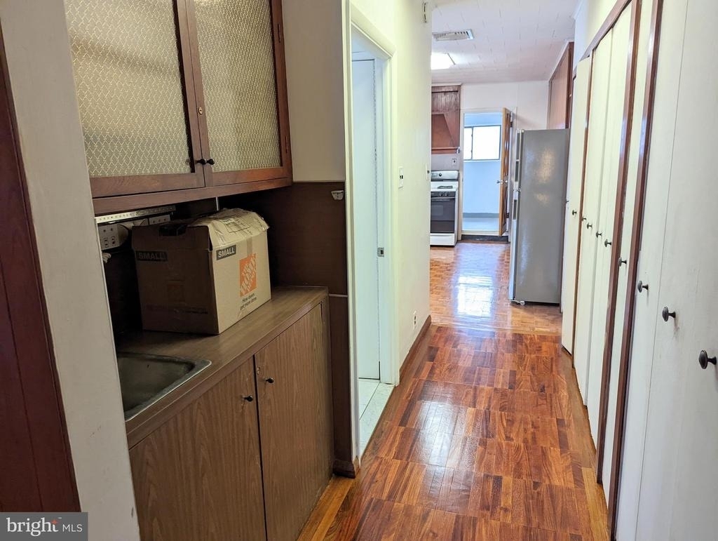 1545 W Passyunk Avenue - Photo 7