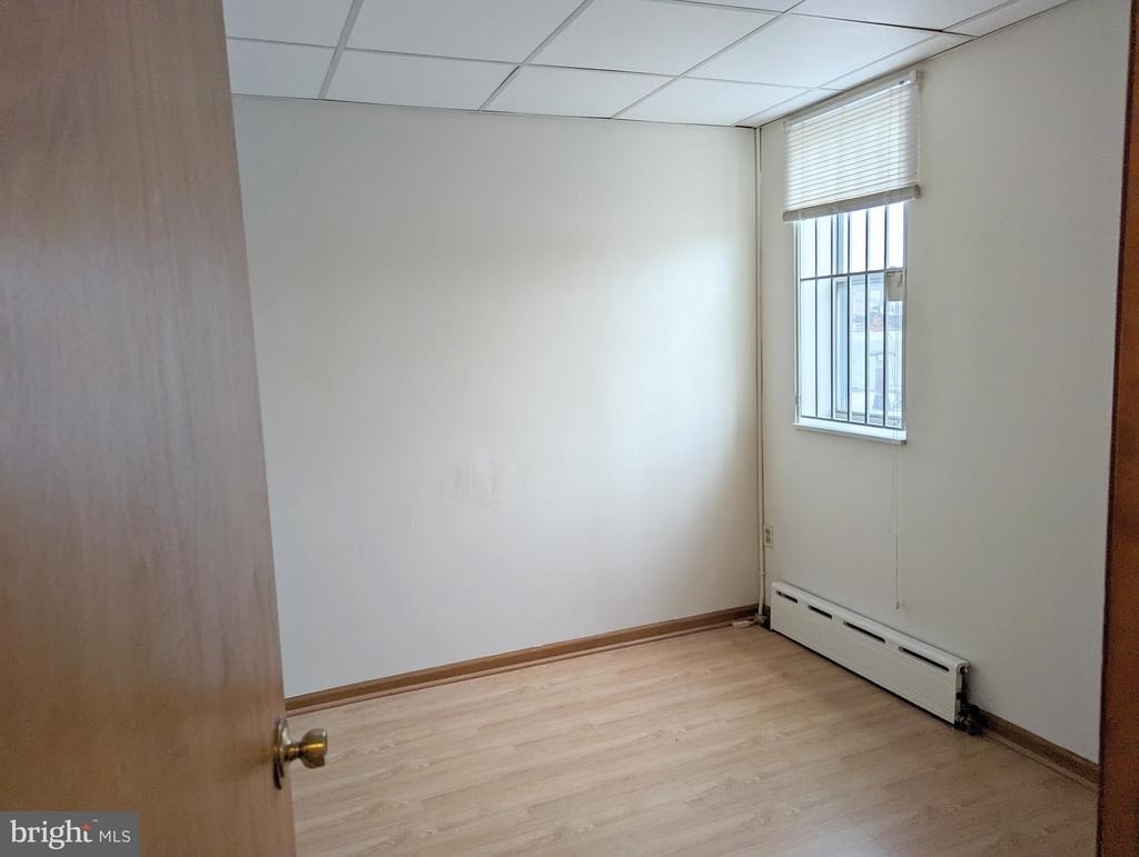 1545 W Passyunk Avenue - Photo 2