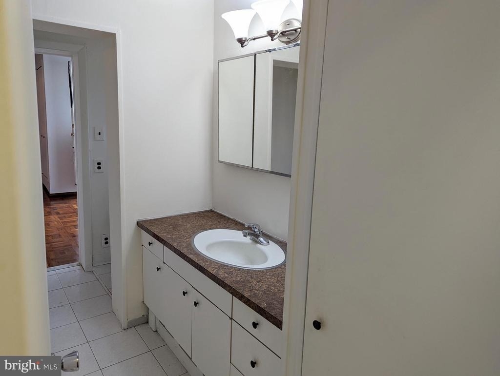 1545 W Passyunk Avenue - Photo 8