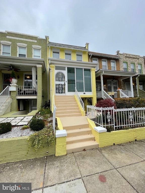 539 24th Street Ne - Photo 1