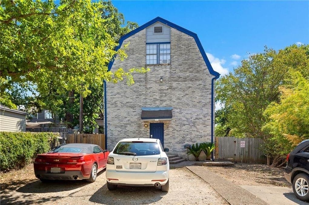 3104 Cedar St - Photo 1
