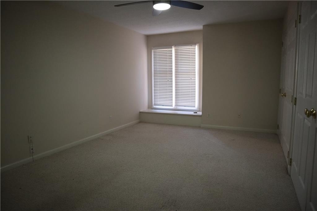 1103 Garden Court - Photo 9