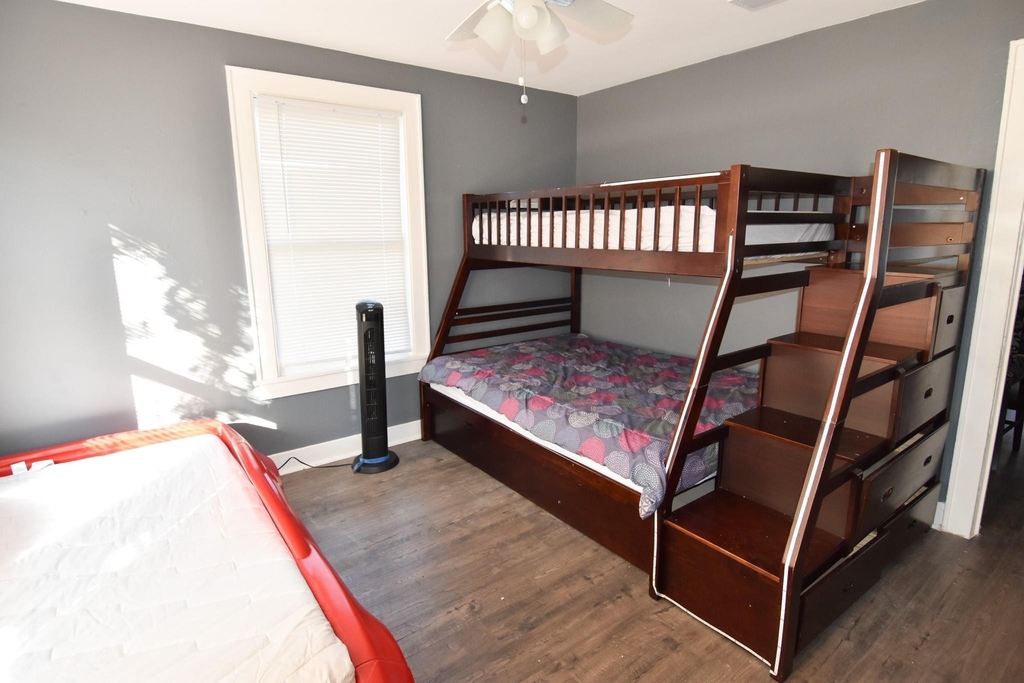 807 7th Street - Photo 12
