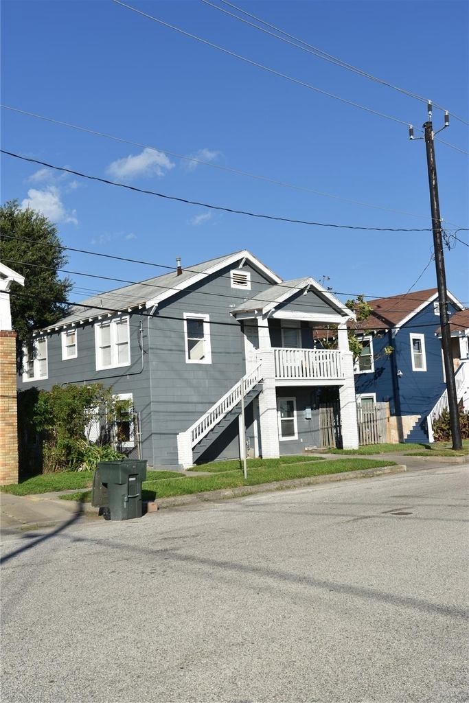 807 7th Street - Photo 17