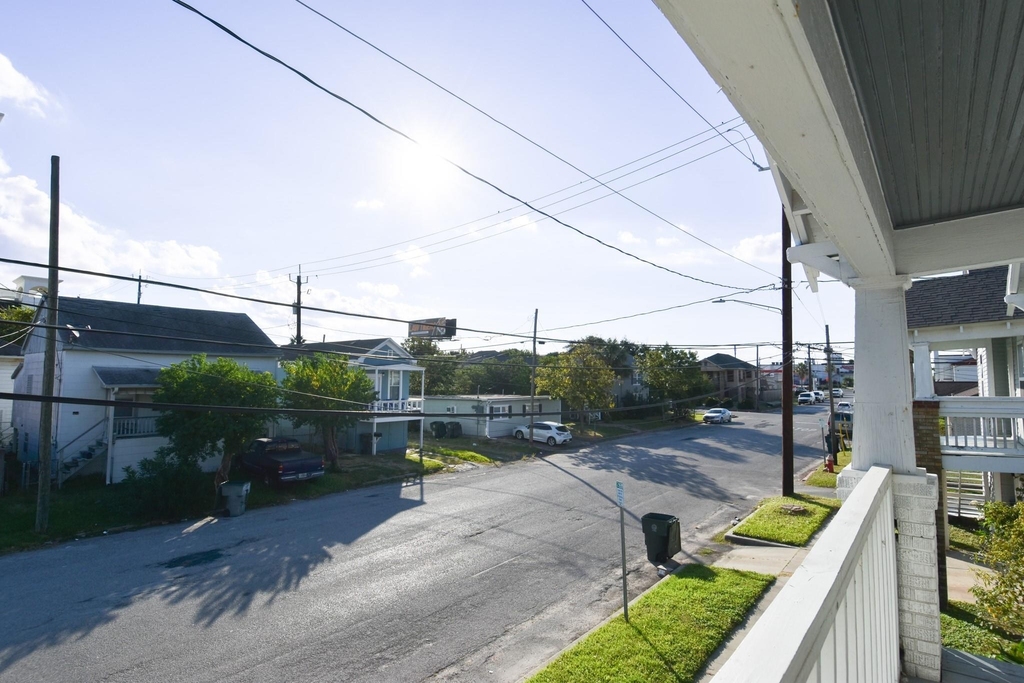 807 7th Street - Photo 5