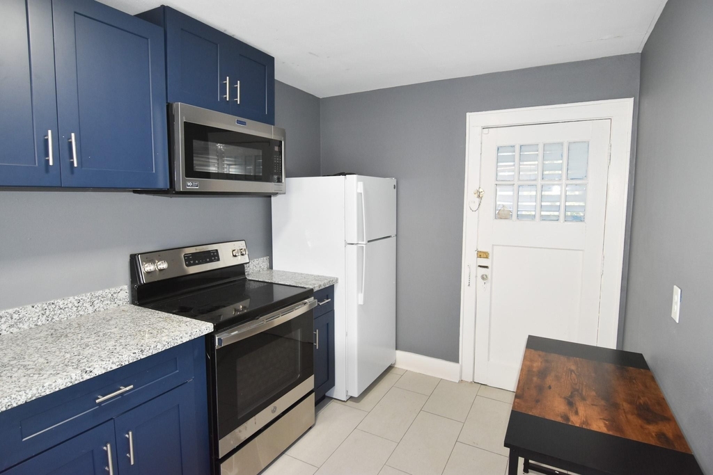 807 7th Street - Photo 15