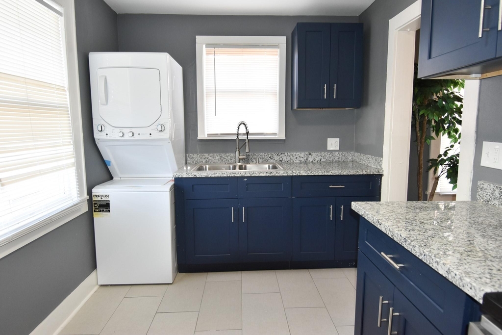 807 7th Street - Photo 13
