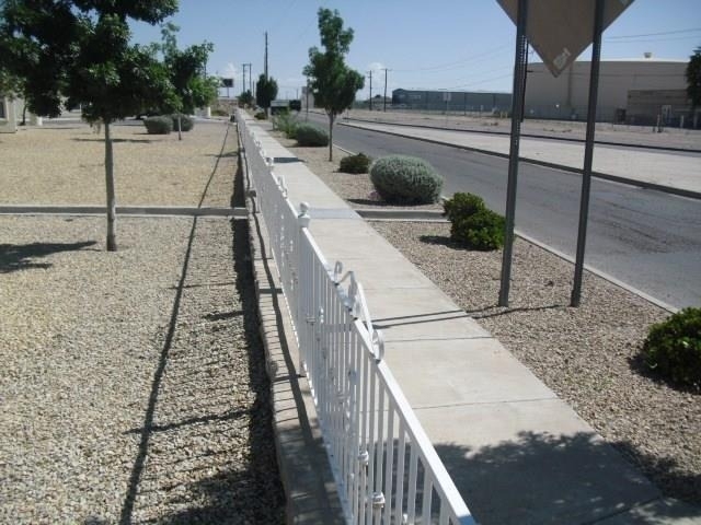 10021 Railroad Drive - Photo 4