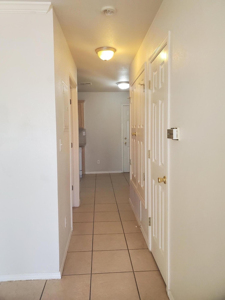 10021 Railroad Drive - Photo 8