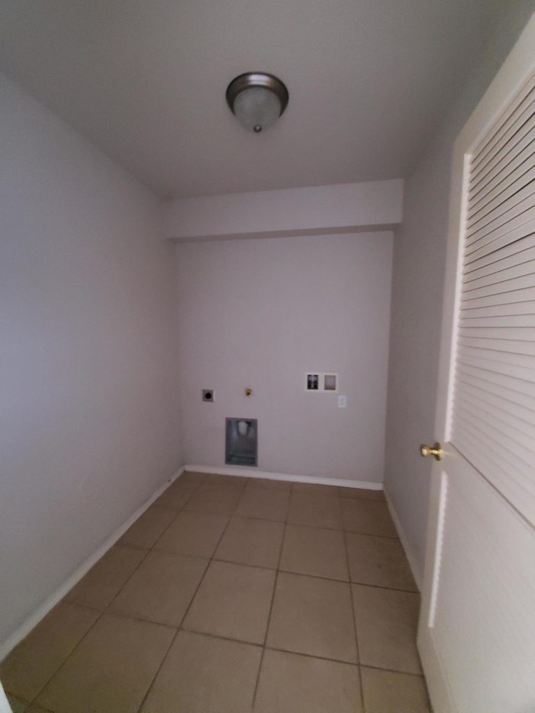 10021 Railroad Drive - Photo 14