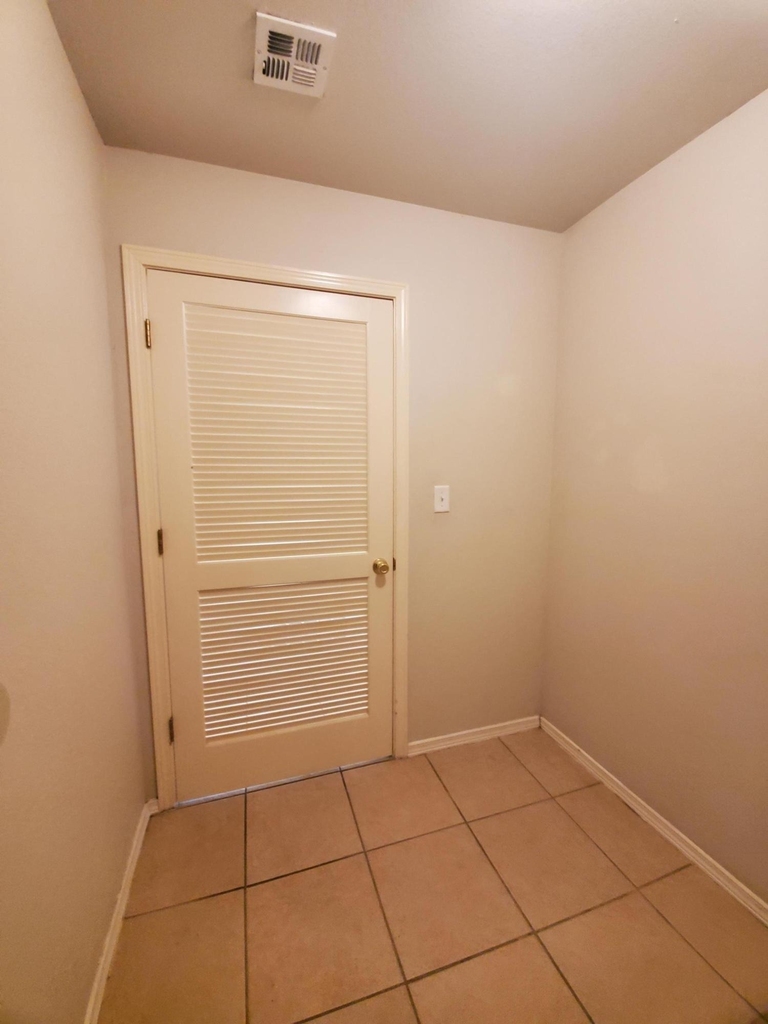 10021 Railroad Drive - Photo 16