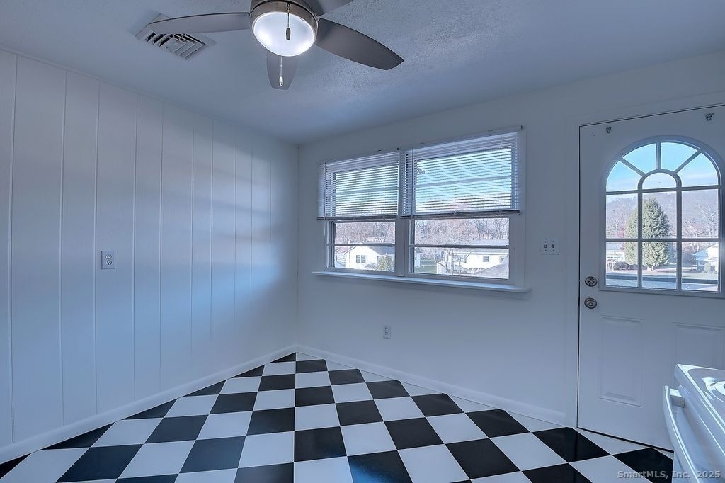 139 Phyllis Drive - Photo 5