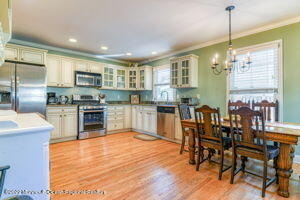 58 Broadway - Photo 10