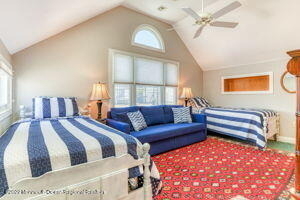 58 Broadway - Photo 23
