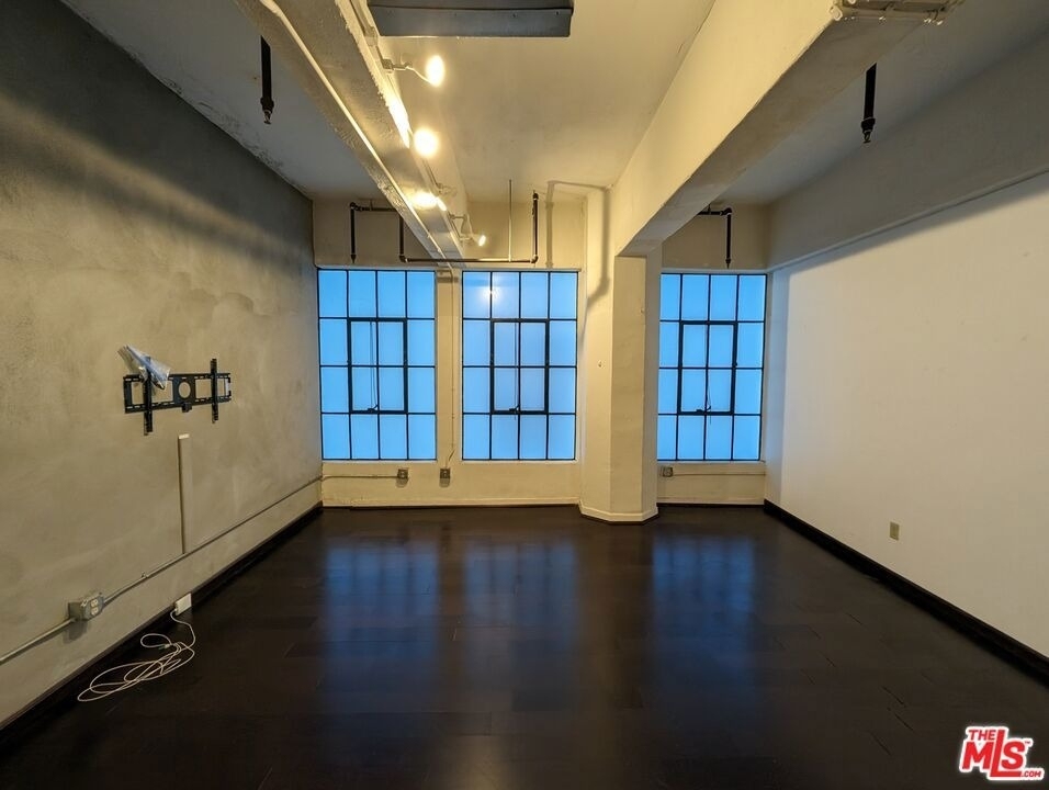 746 S Los Angeles Street - Photo 3