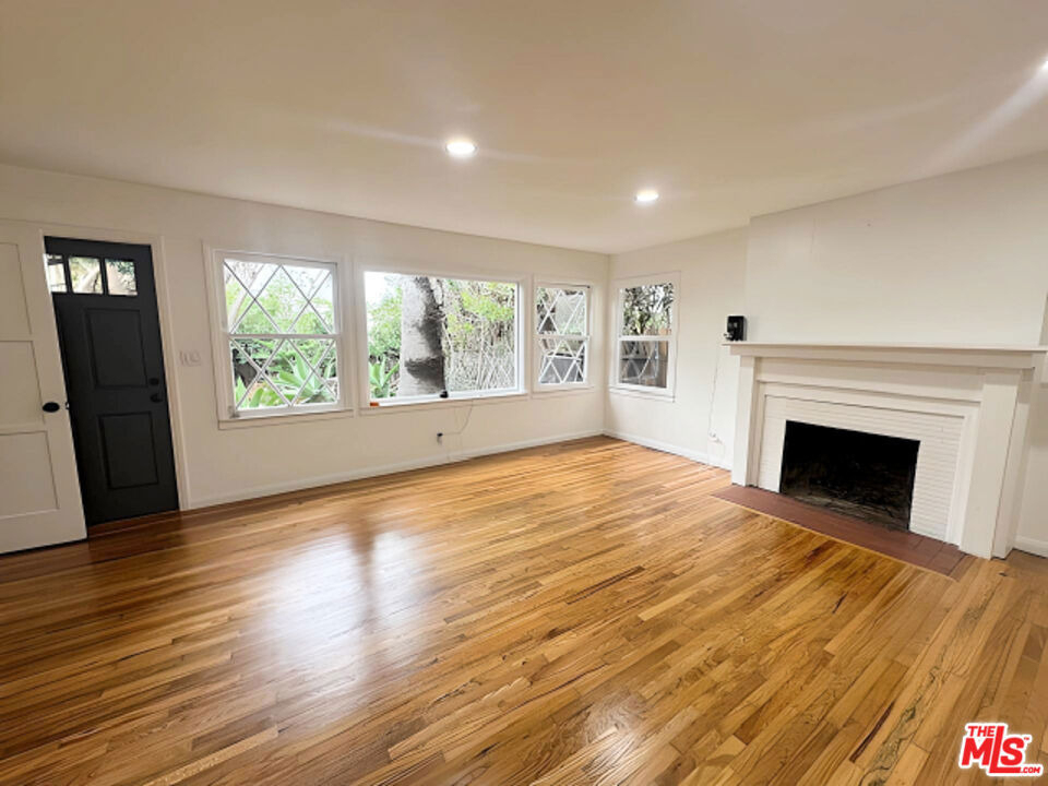 2416 Boone Avenue - Photo 3