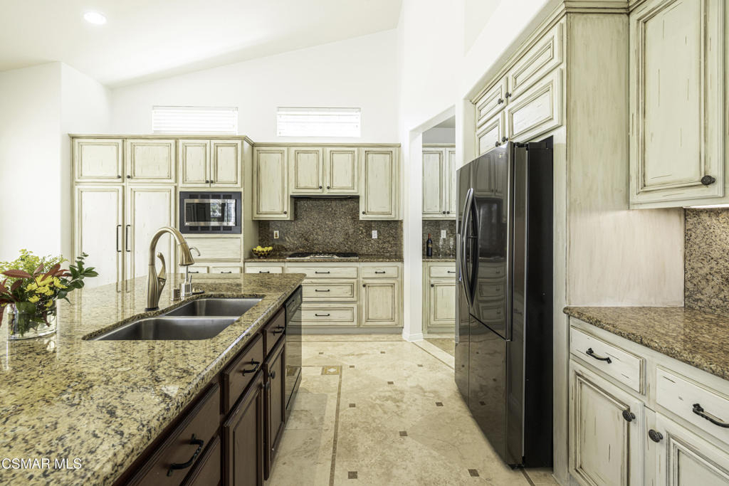 3178 Sunset Hills Boulevard - Photo 5