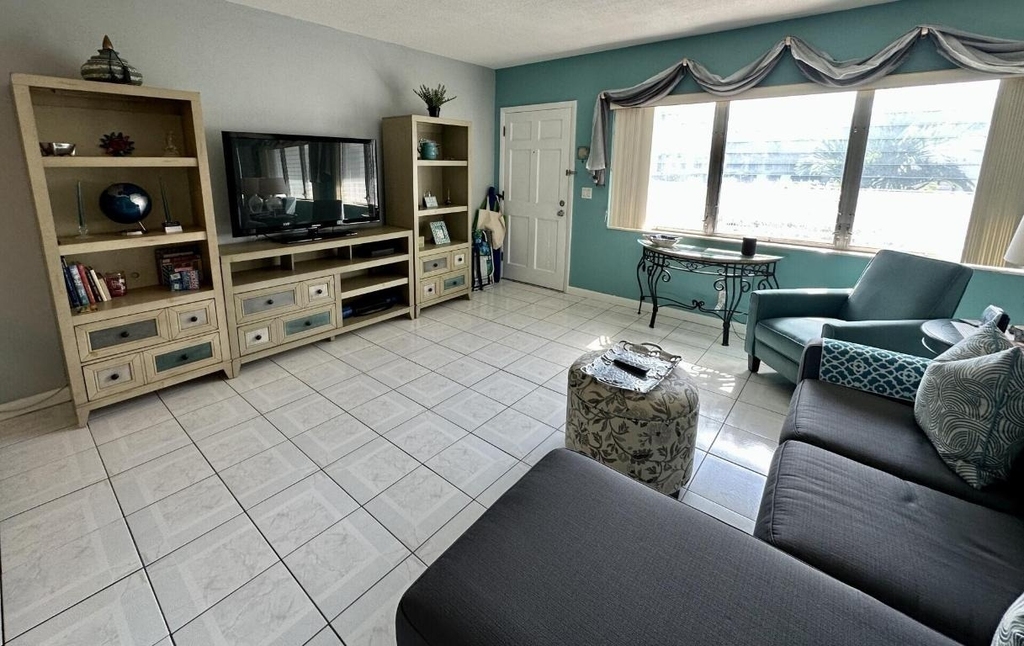 1001 Ne 8th Avenue - Photo 6