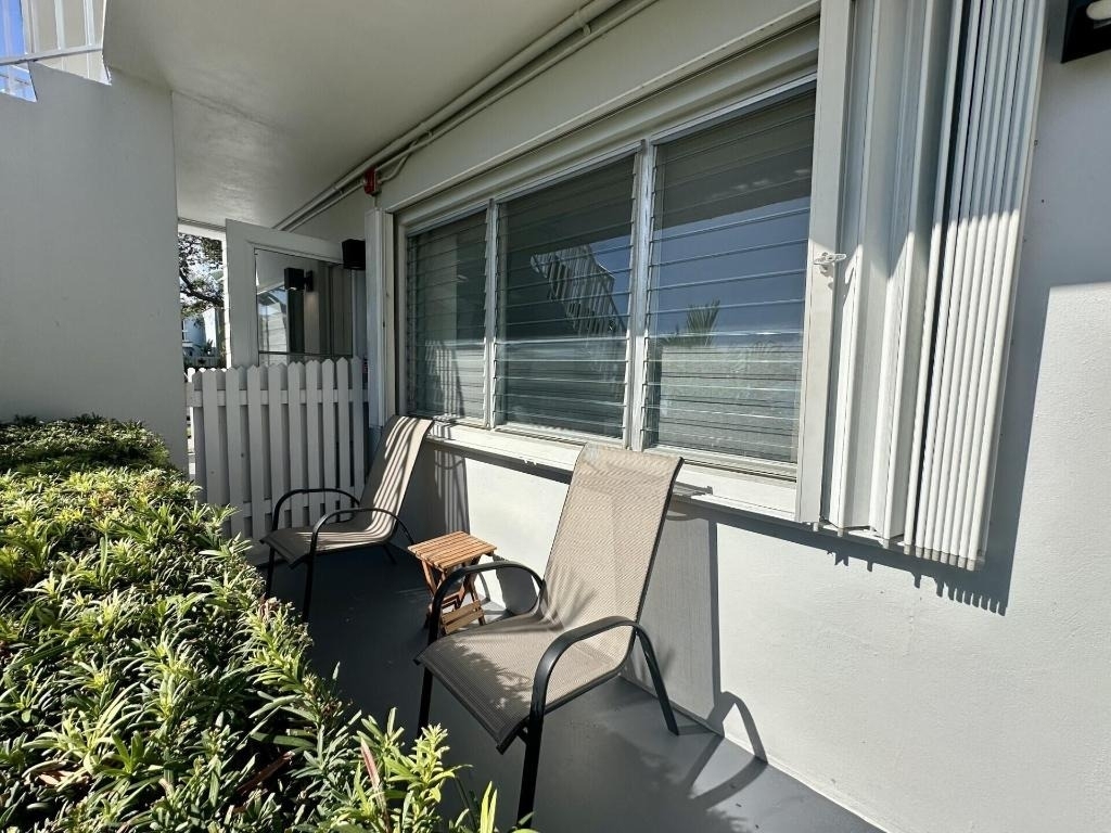 1001 Ne 8th Avenue - Photo 2