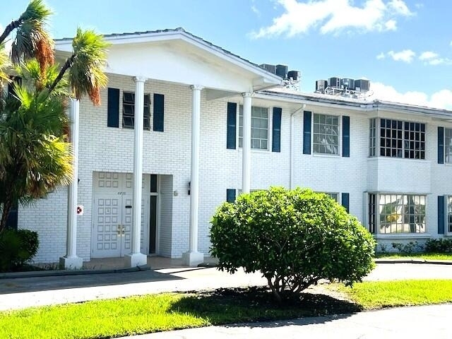 6800 Ne 22nd Way - Photo 0
