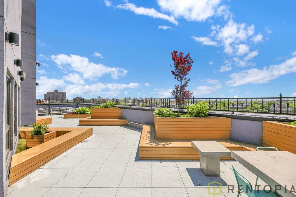 1875 Atlantic Avenue - Photo 15