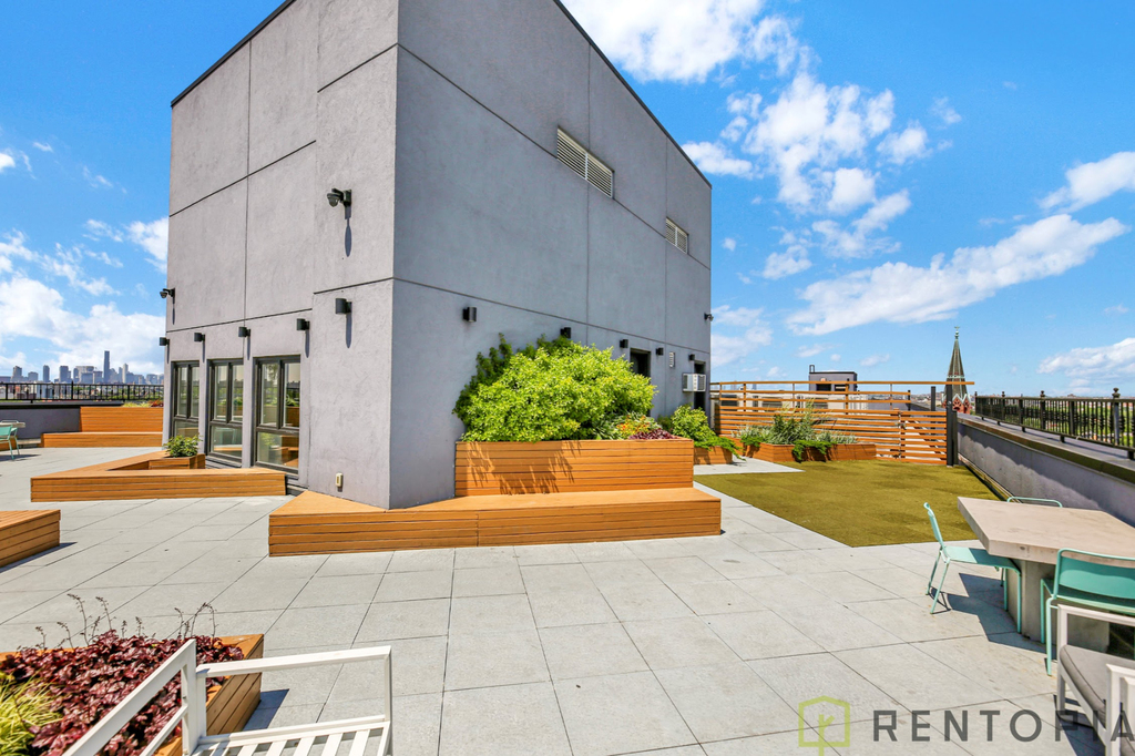 1875 Atlantic Avenue - Photo 14