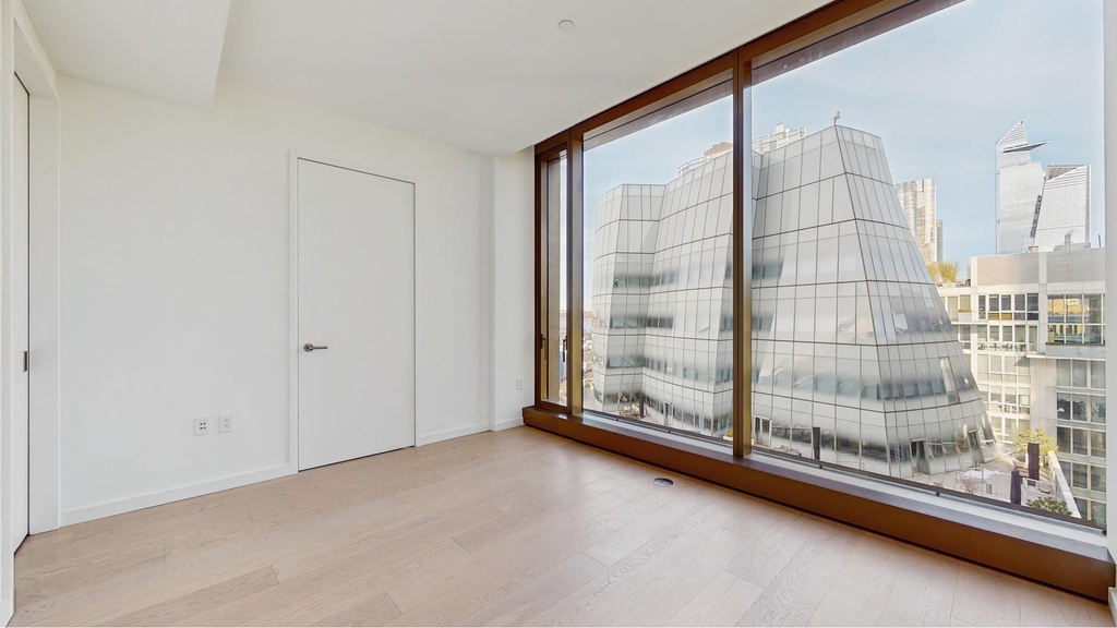 500 W 18th Street - Photo 8
