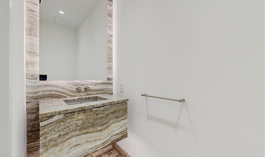 500 W 18th Street - Photo 10