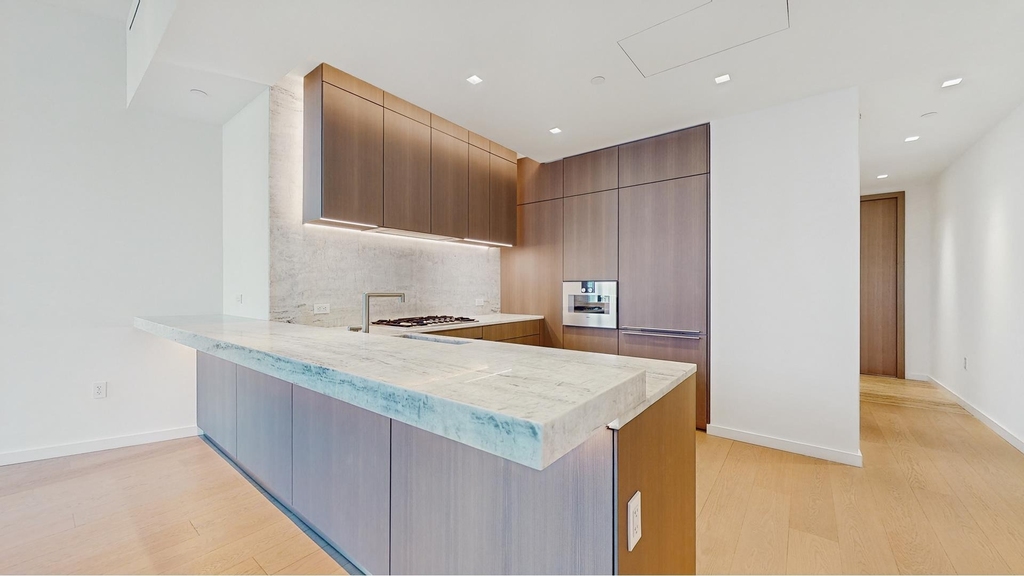 500 W 18th Street - Photo 6