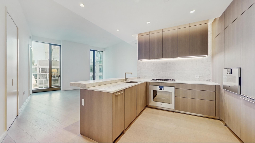 500 W 18th Street - Photo 5