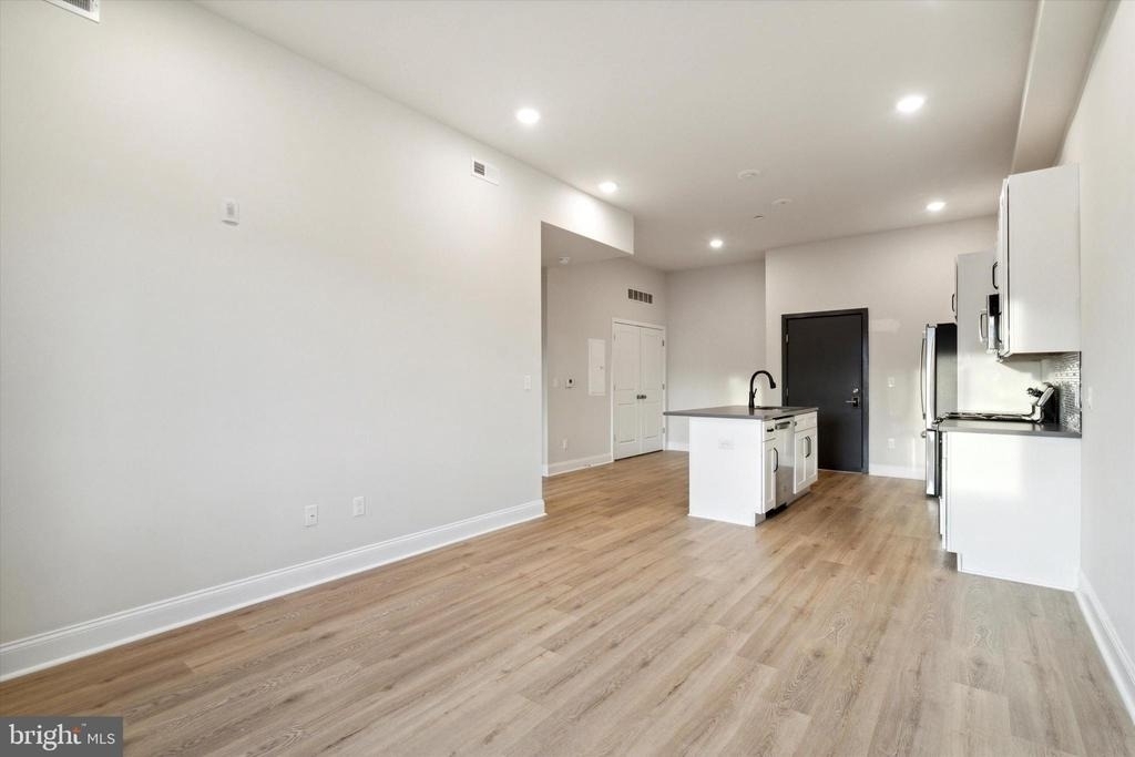 2157 E Lehigh Avenue - Photo 18