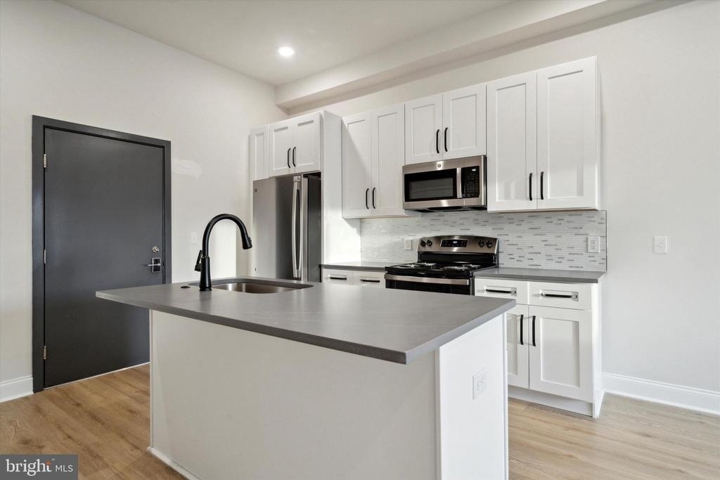 2157 E Lehigh Avenue - Photo 17