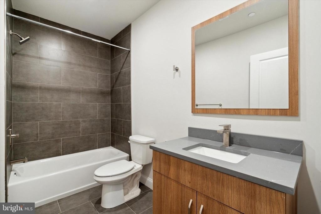 2157 E Lehigh Avenue - Photo 20