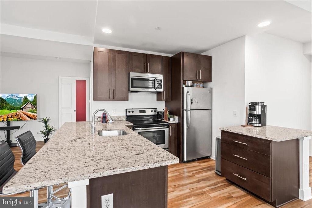 231 State Street - Photo 4