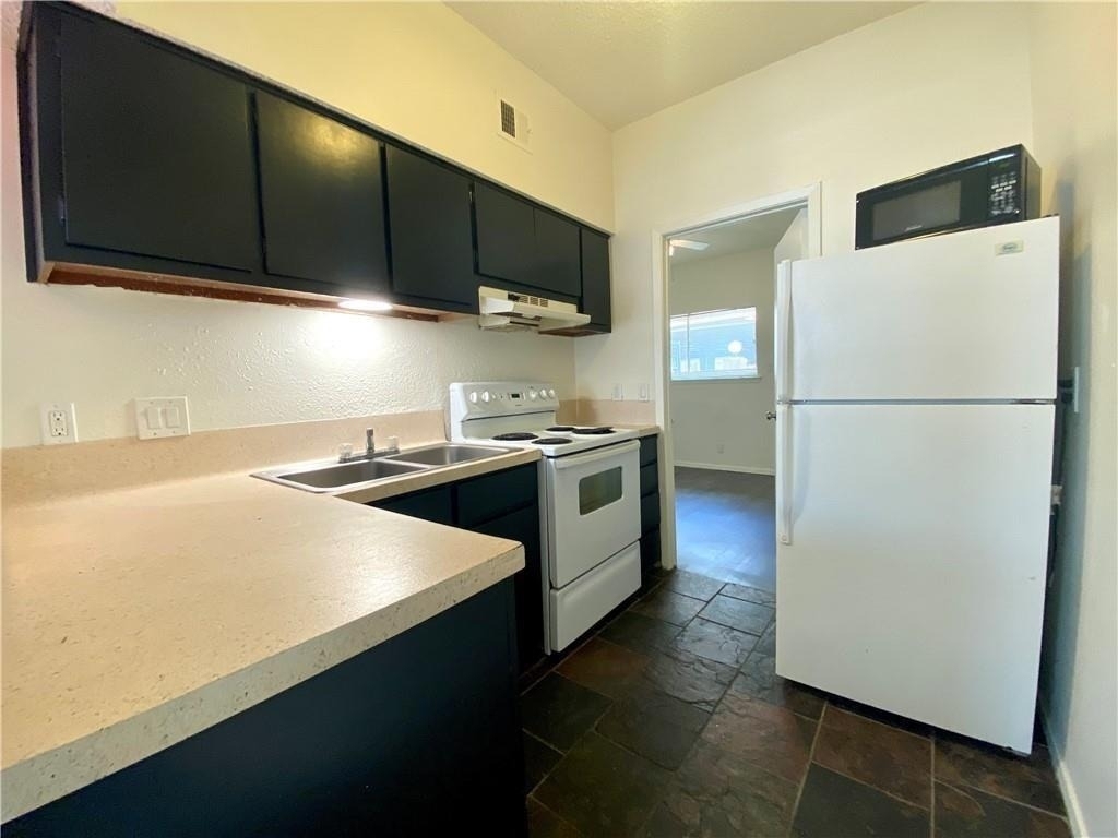 3000 Guadalupe St - Photo 1