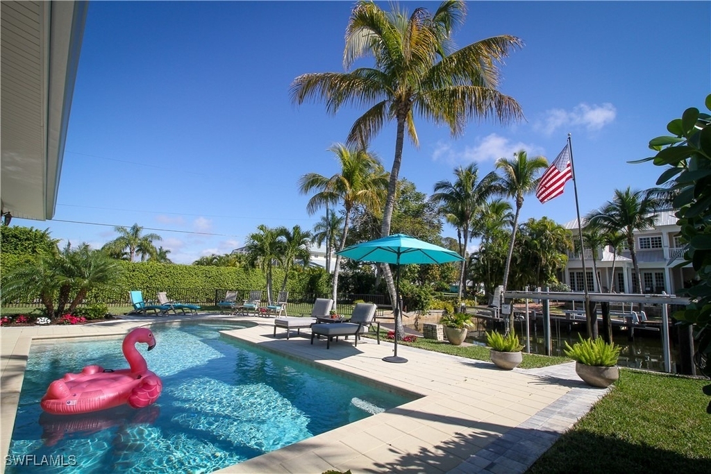 1645 Mullet Court - Photo 3