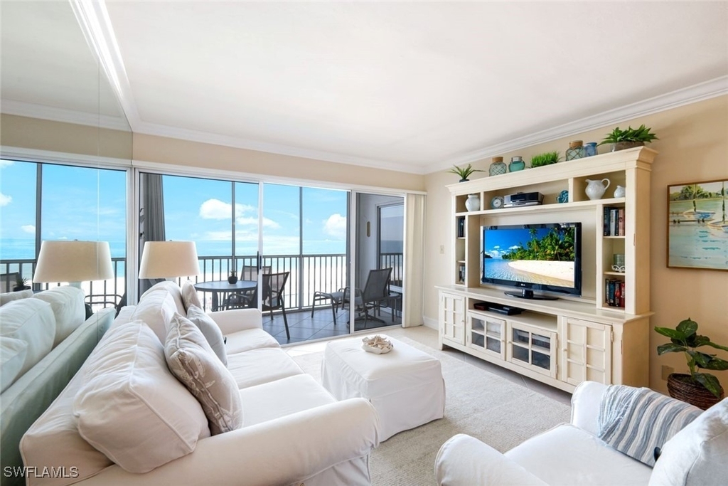 3443 Gulf Shore Boulevard N - Photo 4