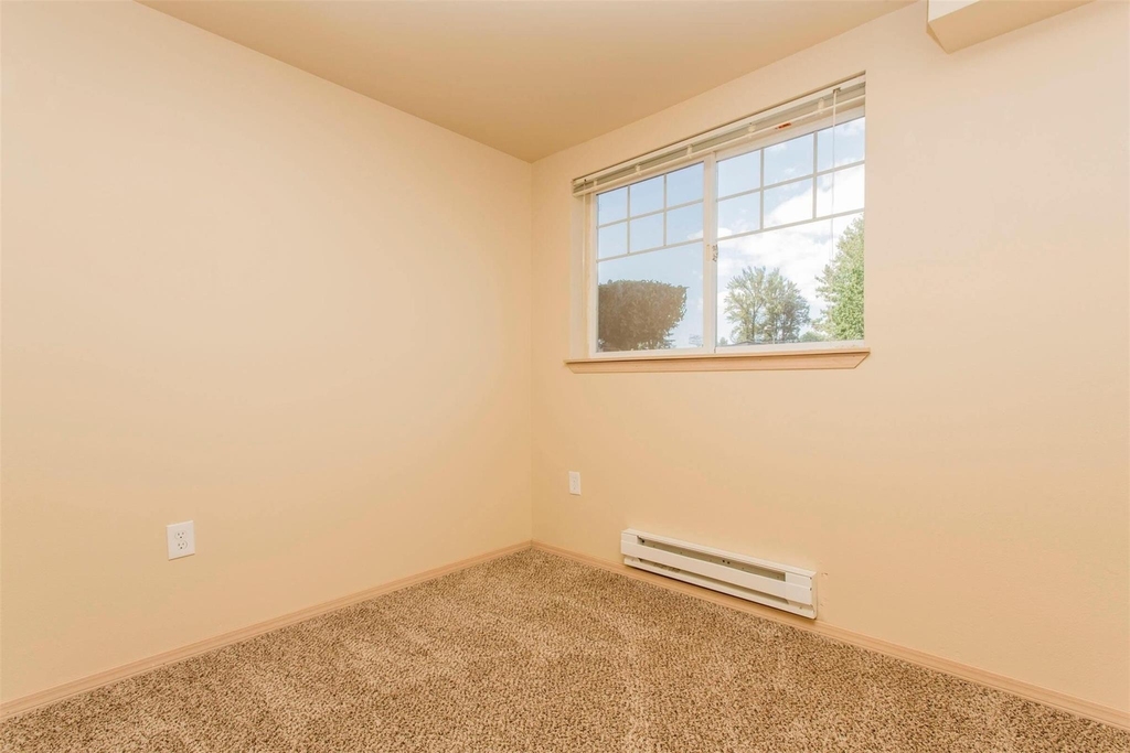 1406 Maple Ln - Photo 9