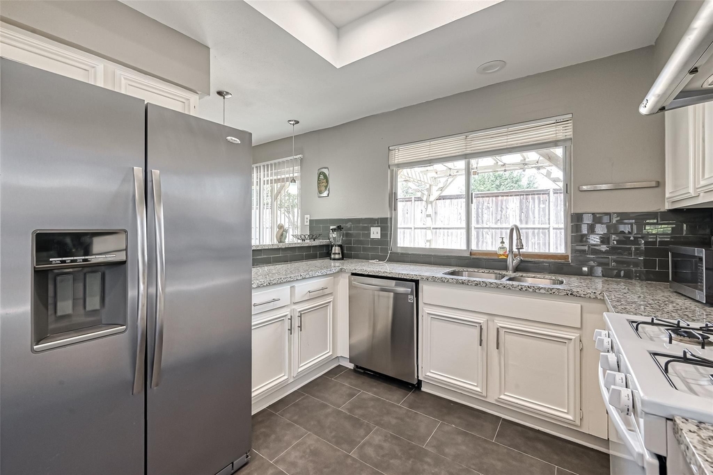 2215 Fort Laramie Drive - Photo 16
