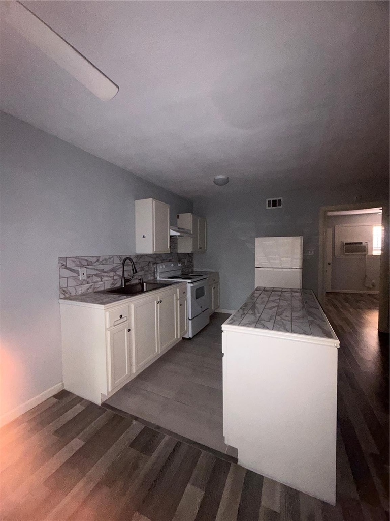 4626 Bell Street - Photo 1