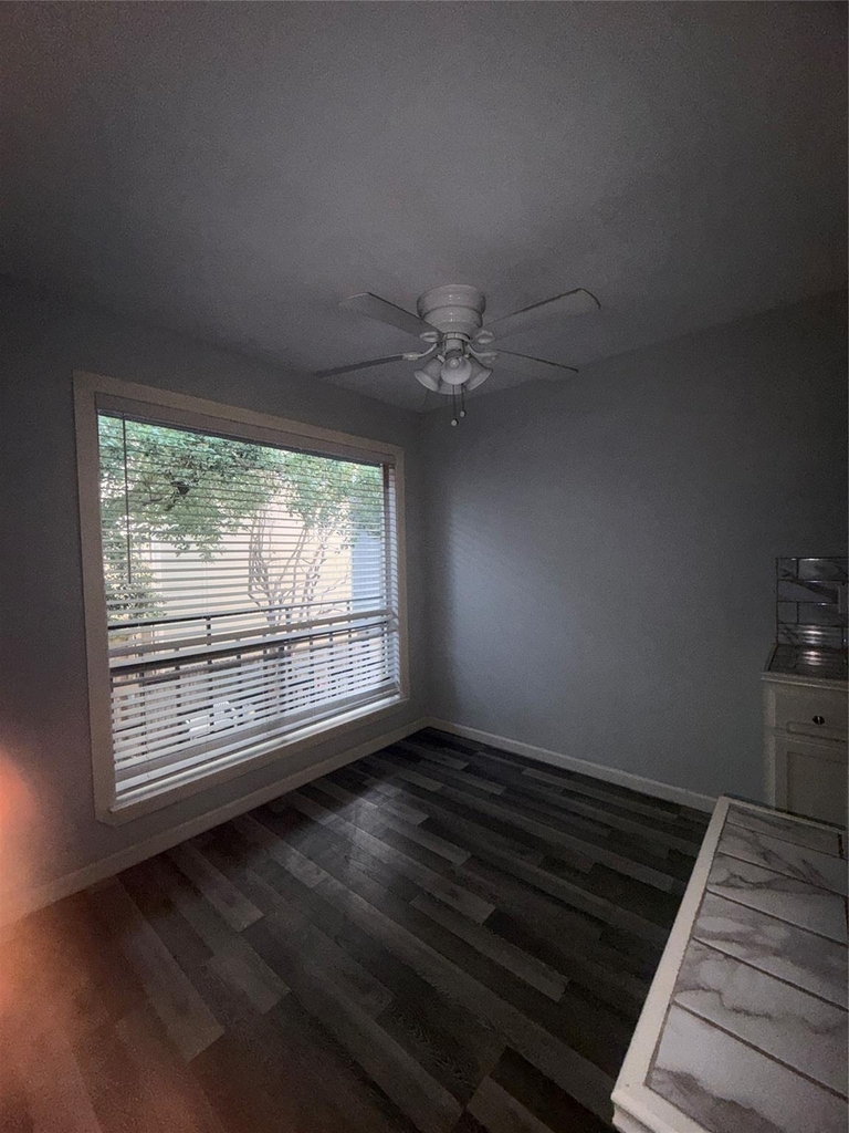 4626 Bell Street - Photo 2