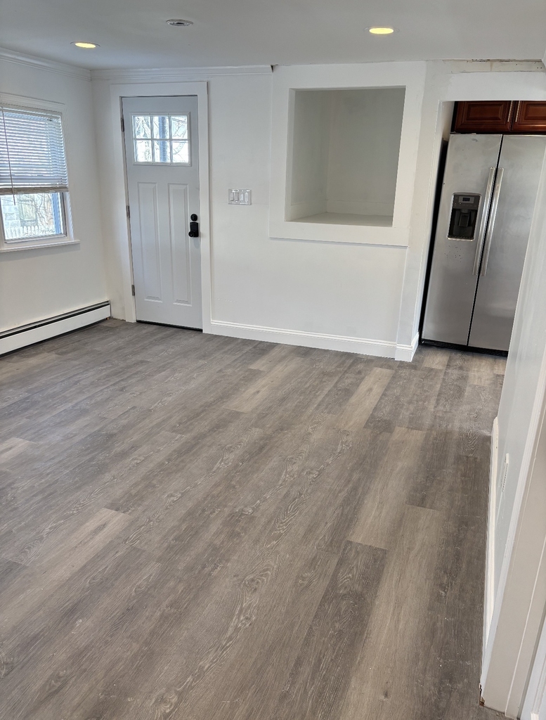 610 Laurelton Boulevard - Photo 9