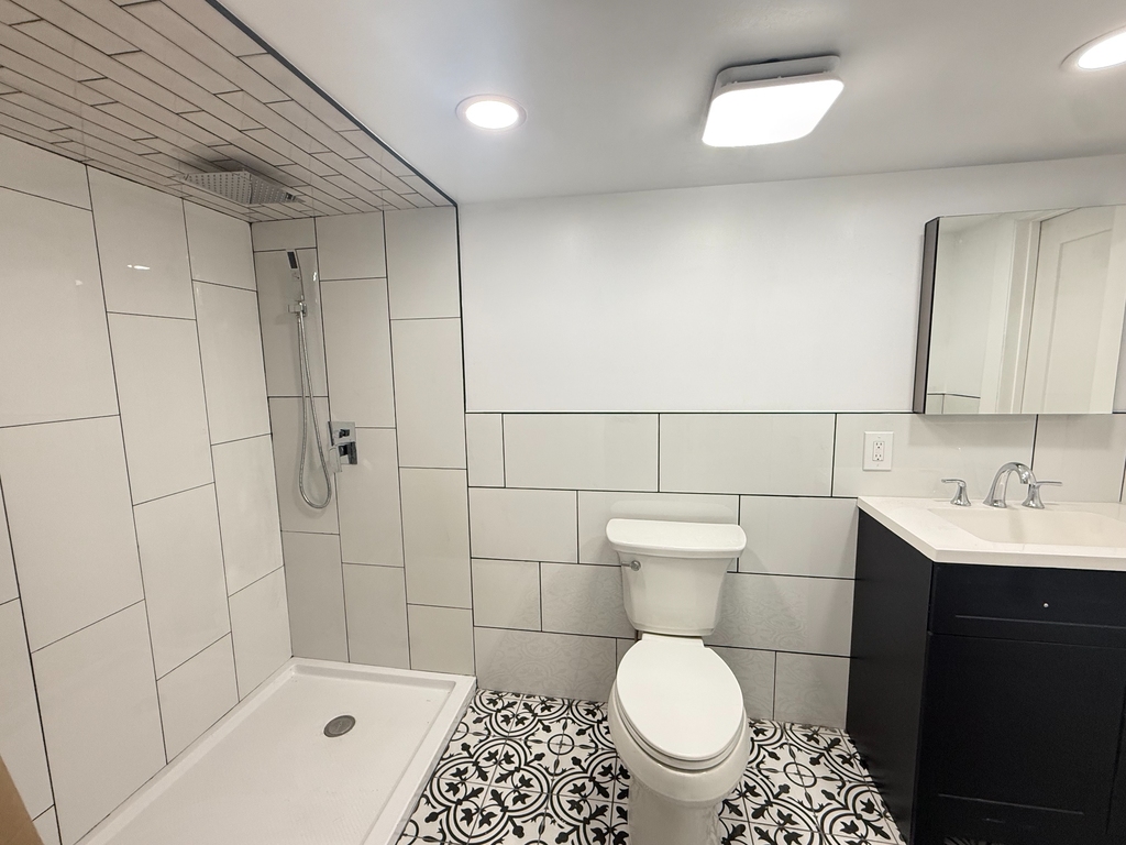 610 Laurelton Boulevard - Photo 15