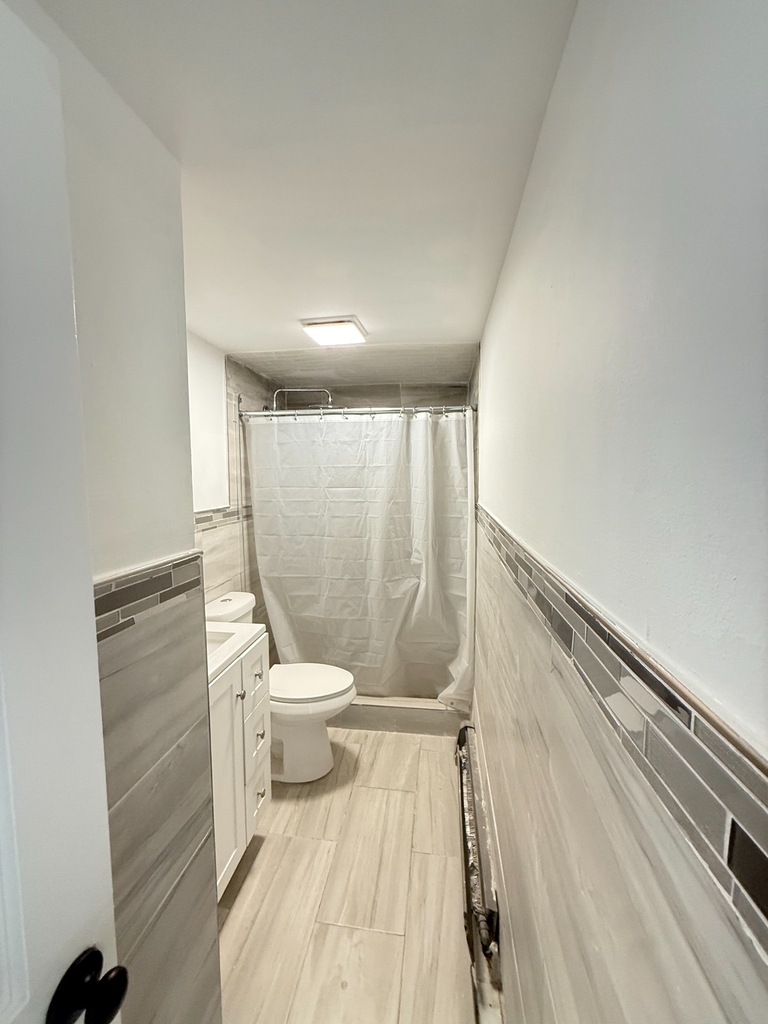 610 Laurelton Boulevard - Photo 13