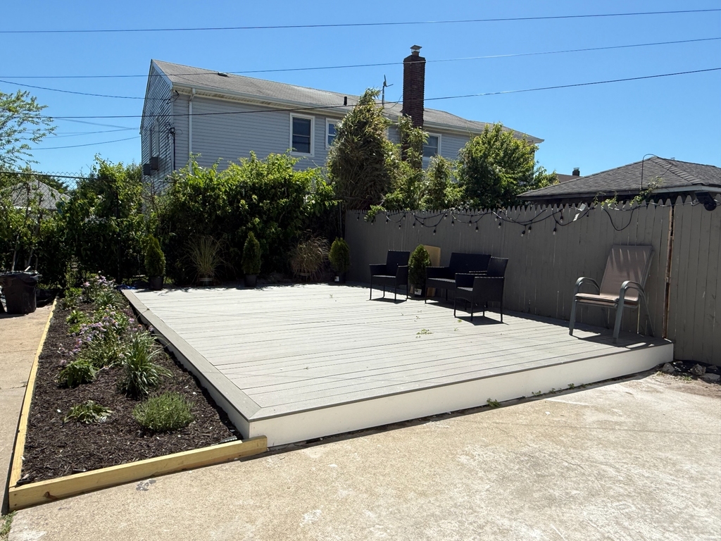 610 Laurelton Boulevard - Photo 3